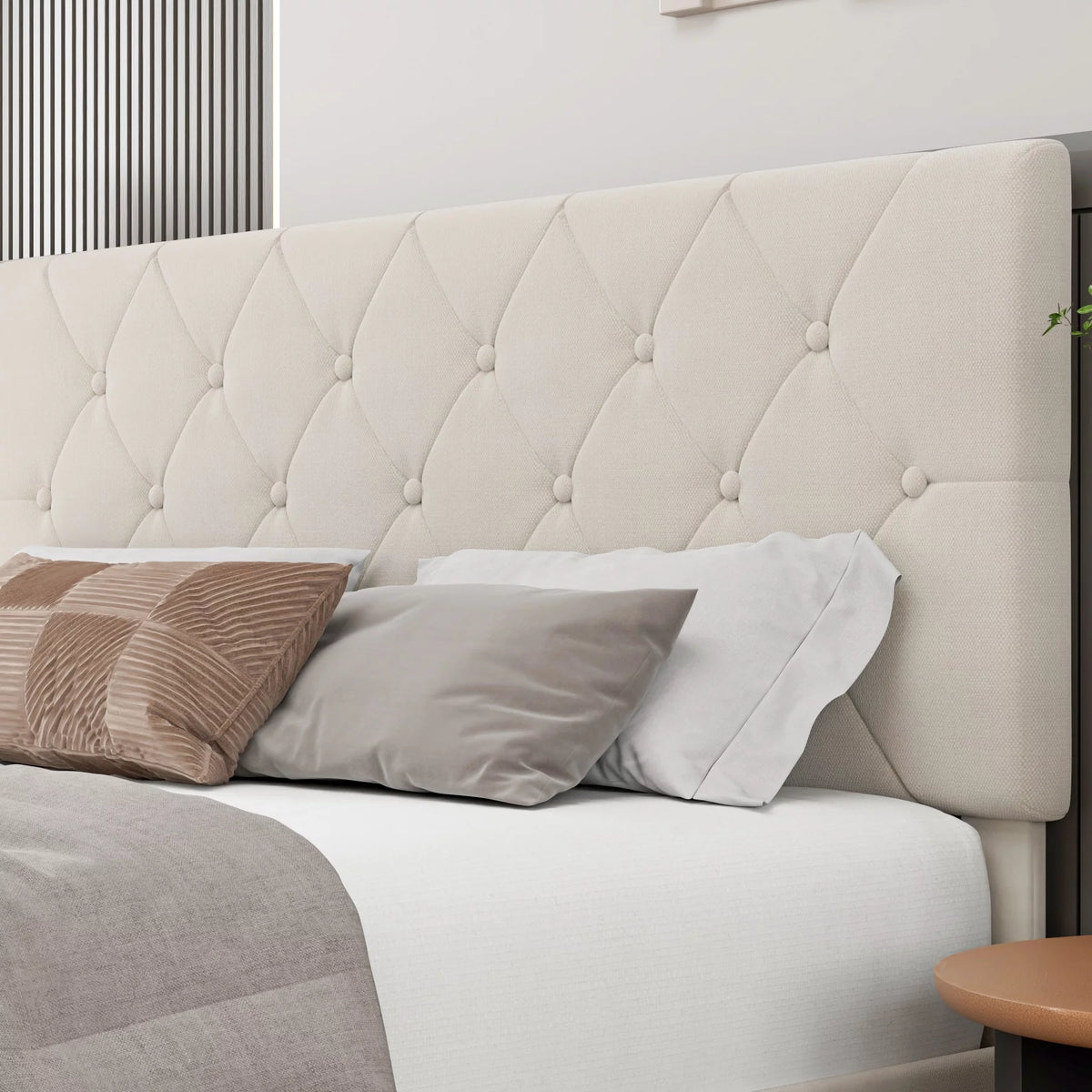 Queen Size 4 Drawer Upholstered Platform Bed with Adjustable Headboard M717