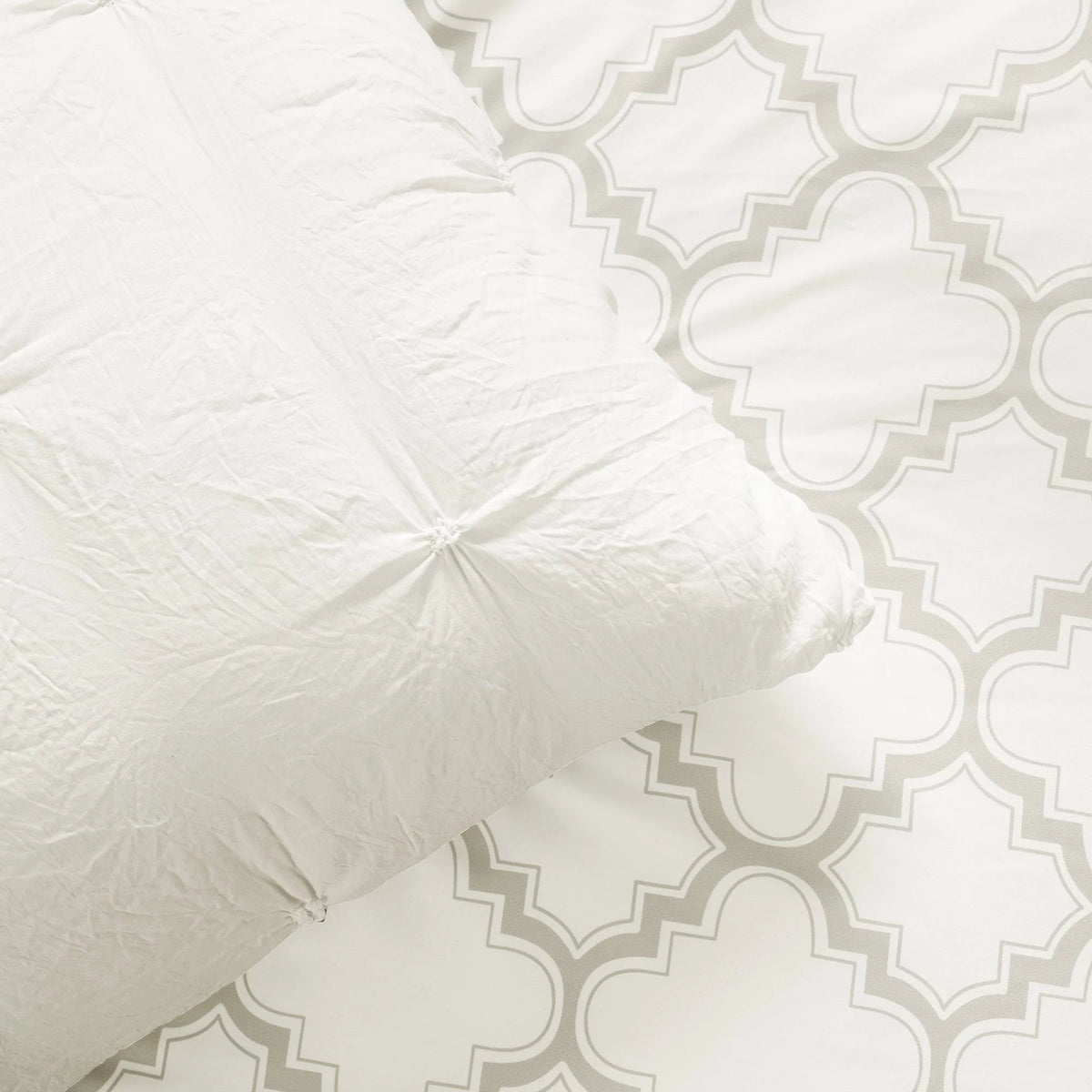 Light Gray Full/Queen Comforter Set L78734