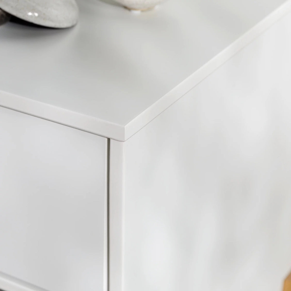 White 1-Drawer Dresser Y705670