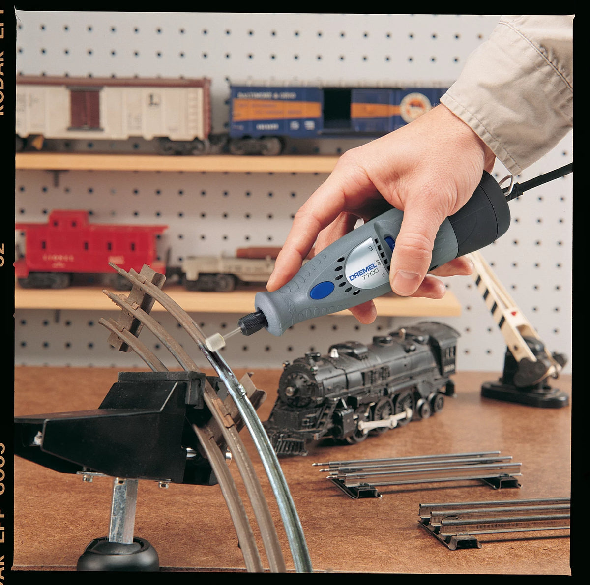 Cordless Rotary Tool Kit D188181
